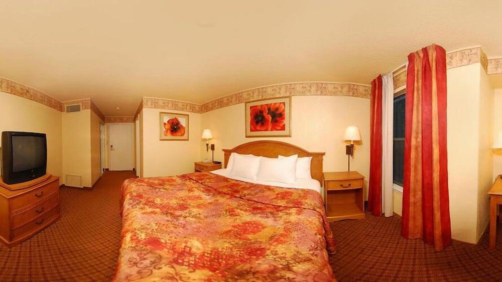 Pan American Inn And Suites Альбукерке Экстерьер фото