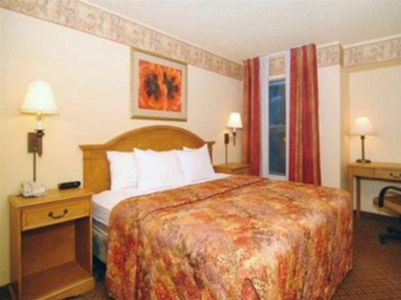 Pan American Inn And Suites Альбукерке Экстерьер фото