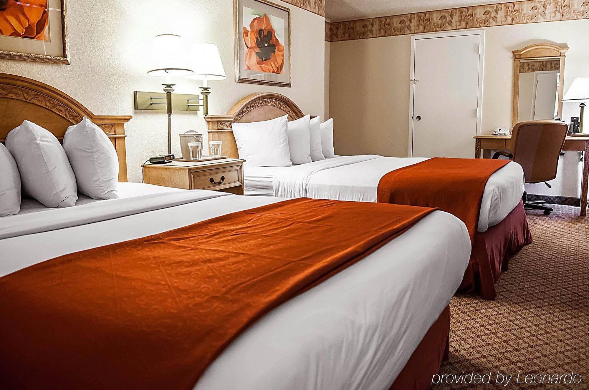 Pan American Inn And Suites Альбукерке Экстерьер фото