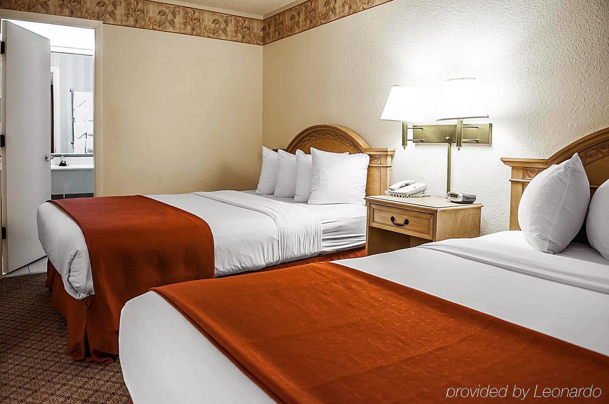 Pan American Inn And Suites Альбукерке Экстерьер фото